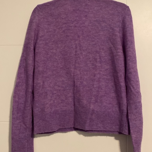 Banana Republic Wool Sweater. - Picture 2 of 5